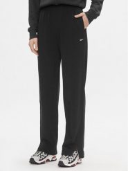 Reebok Spodnie dresowe Classics IL4647 Czarny Relaxed Fit. Czarne spodnie dresowe damskie Reebok, bez wzorów, z bawełny. Za 159.99 zł.