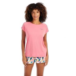 Koszulka damska Protest Happy. Czerwone koszulki sportowe damskie Protest, bez wzorów, bez ramiączek. Za 217.50 zł.