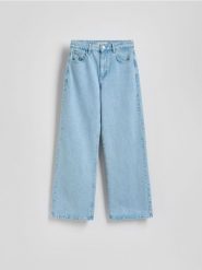 Jeansy straight fit - niebieski. Niebieskie jeansy damskie Reserved, bez wzorów, z denimu. W wyprzedaży za 109.99 zł.