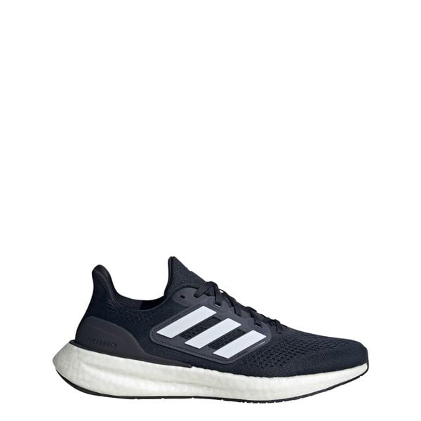 Buty Pureboost 23. Białe buty sportowe męskie Adidas, bez wzorów, z materiału, bez zapięcia, do biegania. Za 499.99 zł.