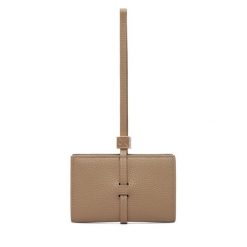 Portfel Calvin Klein. Brązowe portfele damskie Calvin Klein. Za 289.99 zł.