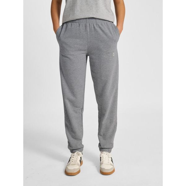 Damskie spodnie dresowe Hummel Pulse. Szare spodnie dresowe damskie Hummel, bez wzorów, z dresówki, sportowe, na fitness i siłownię. Za 177.00 zł.