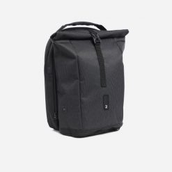 Plecak / sakwa podwójna rowerowa Btwin na bagażnik 27 litrów odblaskowa. Czarne plecaki męskie Decathlon, bez wzorów, z materiału, biznesowe. Za 399.99 zł.