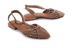 Gioseppo JHELUM 79237 NUDE, sandały damskie. Brązowe sandały damskie Gioseppo, bez wzorów, ze skóry, bez obcasa, bez zapięcia. Za 369.90 zł.