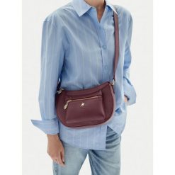 Torebka Beverly Hills Polo Club. Czerwone listonoszki damskie Beverly Hills Polo Club, bez wzorów, bez dodatków. Za 159.99 zł.