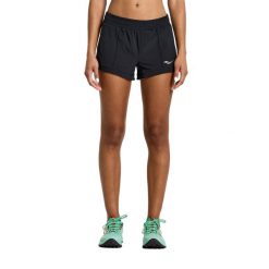 Spodenki do biegania damskie Saucony Outpace 2,5" Split Short. Czarne szorty damskie Saucony, bez wzorów. Za 129.99 zł.