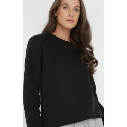 Czarna Bluza Sotear. Czarne bluzy damskie Born2be, l, bez wzorów, z polaru, casualowe, bez ramiączek, bez kaptura. Za 34.99 zł.