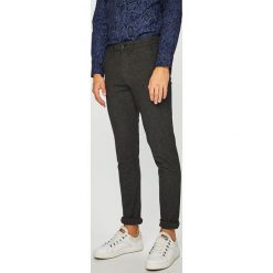 Jack & Jones - Spodnie. Szare spodnie materiałowe męskie Jack & Jones, bez wzorów, z bawełny. W wyprzedaży za 159.90 zł.