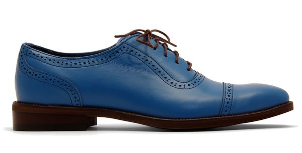 Niebieskie eleganckie buty męskie Brogsy Modini T231. Niebieskie buty wizytowe męskie Modini Moda Męska, bez wzorów, z materiału, bez obcasa, bez zapięcia. W wyprzedaży za 332.10 zł.