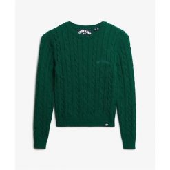 Sweter z cienkimi warkoczami, klasyczny, okrągły dekolt, damski Superdry. Zielone swetry nierozpinane damskie Superdry, na zimę, bez wzorów, ze splotem, klasyczne, bez kołnierzyka, bez ramiączek. Za 277.50 zł.