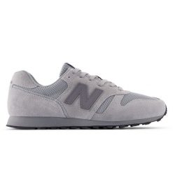 Buty unisex New Balance M3733YU – szare. Szare buty sportowe męskie New Balance, bez wzorów, z gumy, bez zapięcia. Za 299.99 zł.