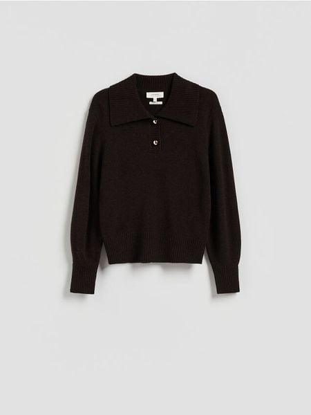 Wełniany sweter z kołnierzem - ciemnobrązowy. Brązowe swetry nierozpinane damskie Reserved, l, bez wzorów, z dzianiny, bez kołnierzyka, bez ramiączek. Za 279.99 zł.