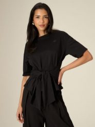 4F T-shirt regular z wiązaniem damski - czarny L. Czarne t-shirty damskie 4F, l, bez wzorów, z bawełny, klasyczne, bez kołnierzyka, bez ramiączek. Za 79.99 zł.