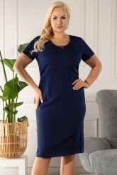 Sukienka ołówkowa elegancka do pracy WILMA granatowa. Sukienki damskie KARKO, do pracy, plus size, bez wzorów, z elastanu, biznesowe, bez kołnierzyka, plus size, bez ramiączek, midi, dopasowane. Za 89.50 zł.
