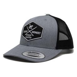 Czapka Trucker - 6 Paneli / Rozmiar uniwersalny (Szary/Czarny). Szare czapki damskie SURF MONKEY, z aplikacjami, sportowe. Za 179.95 zł.