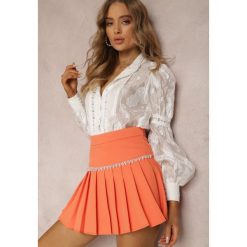 Biała Koszula Kalladia. Białe koszule damskie Renee, m, z aplikacjami, z koronki, boho, bez kołnierzyka, bez ramiączek. Za 139.99 zł.