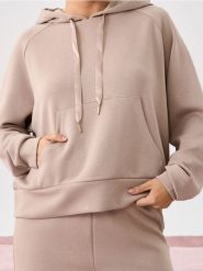 Bluza hoodie soft touch - kremowy. Białe bluzy damskie Sinsay, l, bez wzorów, z dzianiny, bez ramiączek, bez kaptura. Za 59.99 zł.