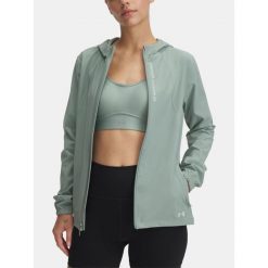 Kurtka Damska Treningowa Under Armour Outrun The Storm Jacket. Zielone kurtki sportowe damskie Under Armour, bez wzorów, bez ramiączek, bez kaptura, do biegania. Za 399.99 zł.