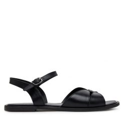 Sandały Lasocki. Czarne sandały damskie Lasocki, bez wzorów, bez obcasa, na płaskiej podeszwie, bez zapięcia. Za 159.99 zł.