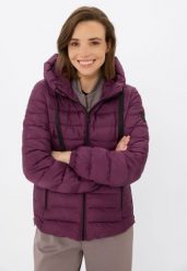 Pikowana kurtka J-NORDIC. Fioletowe kurtki sportowe damskie Volcano, na zimę, s, bez wzorów, z materiału, bez ramiączek, bez kaptura. Za 299.99 zł.