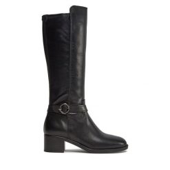 Kozaki Tamaris. Czarne kozaki damskie Tamaris, bez wzorów, bez obcasa, na słupku, bez zapięcia. Za 549.99 zł.