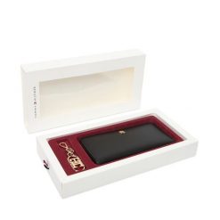 Zestaw portfel i brelok Tommy Hilfiger. Czarne portfele damskie Tommy Hilfiger. Za 369.99 zł.