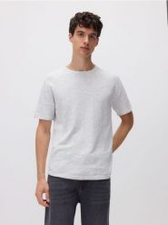 Sweter z krótkim rękawem z dodatkiem lnu - jasnoszary. Szare swetry męskie Reserved, l, bez wzorów, z bawełny, bez kołnierzyka, bez ramiączek. Za 79.99 zł.
