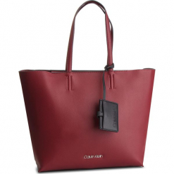 Torebka CALVIN KLEIN - Tack Shopper K60K604833 242. Czerwone shopperki damskie Calvin Klein, bez wzorów, ze skóry ekologicznej, bez dodatków. W wyprzedaży za 399.00 zł.