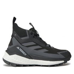 Trekkingi adidas. Czarne obuwie trekkingowe damskie Adidas, z gore-texu, bez zapięcia. Za 719.99 zł.