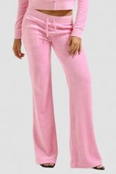 JUICY COUTURE Różowe damskie spodnie dresowe Layla Low Rise Pocket, Rozmiar M. Czerwone spodnie dresowe damskie Juicy Couture, bez wzorów, z dresówki. W wyprzedaży za 255.99 zł.
