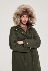 Kurtka parka z kapturem khaki. Brązowe parki damskie MOODO, s, bez wzorów, z poliesteru, z kapturem. Za 359.99 zł.