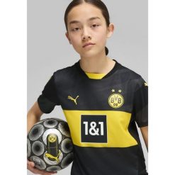 Młodzieżowa koszulka wyjazdowa Borussia Dortmund 24/25 PUMA Black Faster Yellow. Czarna bluzki damskie Puma, m, bez wzorów, młodzieżowe, bez kołnierzyka, bez ramiączek. Za 287.30 zł.