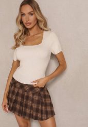 Beżowa Bluzka z Modalem Wiskozą i Kwadratowym Dekoltem Sanelora. Brązowe bluzki damskie Renee, m, bez wzorów, z jeansu, eleganckie, bez kołnierzyka, bez ramiączek. Za 69.99 zł.