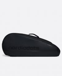 Torba tenisowa dla dorosłych na 12 rakiet PRO – Stealth Black. Czarne torby podróżne damskie NORDICDOTS, bez wzorów, z materiału. Za 780.00 zł.