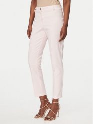 Rinascimento Spodnie materiałowe CFC0128650003 Różowy Regular Fit. Czerwone spodnie materiałowe damskie Rinascimento, bez wzorów, z materiału. Za 399.99 zł.
