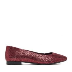 Baleriny Lasocki. Czerwone balerinki damskie Lasocki, bez wzorów, bez obcasa, bez zapięcia. Za 159.99 zł.