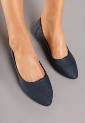 Granatowe Balerinki ze Skórzaną Wkładką i Siateczkową Cholewką Gonaviel. Niebieskie balerinki damskie Renee, na lato, bez wzorów, z jeansu, eleganckie, bez obcasa, na obcasie, bez zapięcia. Za 29.99 zł.