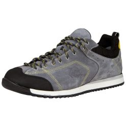 Męskie uniwersalne buty trekkingowe do wędrówek górskich. Czarne buty sportowe męskie GUGGEN MOUNTAIN, bez zapięcia. W wyprzedaży za 399.00 zł.