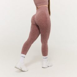 Legginsy damskie fitness bezszwowe z wysokim stanem malwowe FLO. Fioletowe legginsy damskie GYMBEAM, xl, bez wzorów, z elastanu, z podwyższonym stanem, na fitness i siłownię. Za 110.90 zł.