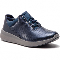 Półbuty CLARKS - Un Alfresco Lo 261379804 Navy. Niebieskie półbuty damskie Clarks, bez wzorów, z materiału, bez obcasa, bez zapięcia. W wyprzedaży za 249.00 zł.