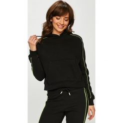 Tally Weijl - Bluza. Czarne bluzy damskie TALLY WEIJL, l, bez wzorów, z bawełny, bez ramiączek, z kapturem. W wyprzedaży za 69.90 zł.