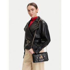 Torebka LOVE MOSCHINO. Czarne torebki do ręki damskie Love Moschino, bez wzorów, bez dodatków. Za 737.99 zł.