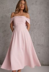 Różowa Rozkloszowana Sukienka Koktajlowa VICES z Hiszpańskim Dekoltem Neamerianne. Czerwone sukienki damskie Renee, l, bez wzorów, eleganckie, bez kołnierzyka, bez ramiączek, midi, kopertowe. Za 179.99 zł.