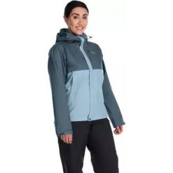 Kurtka przeciwdeszczowa damska Rab Downpour Eco. Niebieskie kurtki sportowe damskie RAB, xs, bez wzorów, bez ramiączek, bez kaptura, trekkingowe. Za 379.99 zł.
