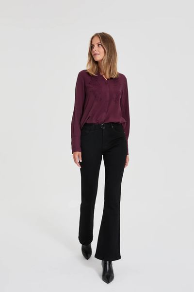 Jeansy bootcut czarne. Czarne jeansy damskie MOODO, bez wzorów, z bawełny. Za 149.99 zł.