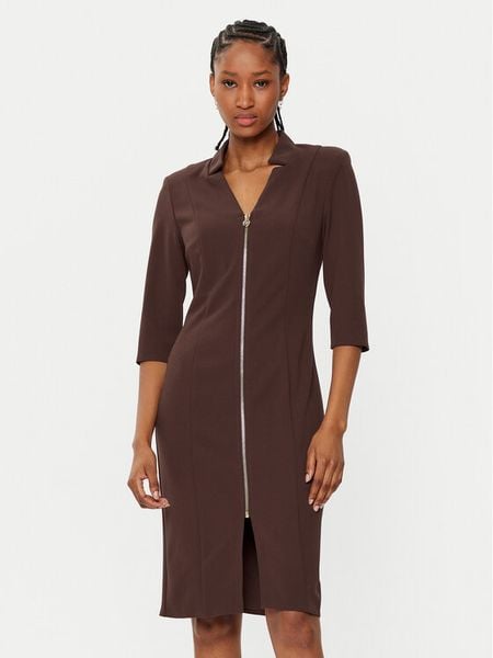 Rinascimento Sukienka koktajlowa CFC0121893003 Brązowy Slim Fit. Brązowe sukienki damskie Rinascimento, xs, bez wzorów, z syntetyku, wizytowe, bez kołnierzyka, bez ramiączek. Za 309.99 zł.