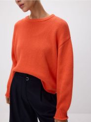 Sweter oversize - pomarańczowy. Brązowe swetry nierozpinane damskie Reserved, l, bez wzorów, z bawełny, bez kołnierzyka, bez ramiączek. Za 139.99 zł.