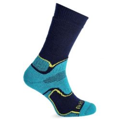 Skarpety trekkingowe męskie Bridgedale Hike Midweight Merino Petrol/Navy. Niebieskie skarpety męskie Bridgedale, bez wzorów, z elastanu. Za 65.99 zł.