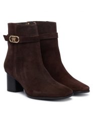 Tommy Hilfiger Botki Th Strap Suede Block Heel Boot FW0FW09521 Brązowy ciemny. Brązowe botki damskie Tommy Hilfiger, bez wzorów, ze skóry, bez obcasa, na słupku, bez zapięcia. Za 699.99 zł.
