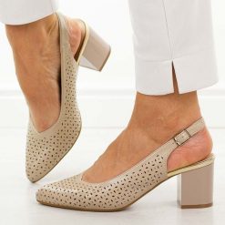 Beżowe ażurowe czółenka damskie M.Daszyński 2263A-7. Brązowe czółenka damskie M.Daszyński, na lato, w ażurowe wzory, ze skóry, casualowe, bez obcasa, na słupku, bez zapięcia. Za 169.00 zł.